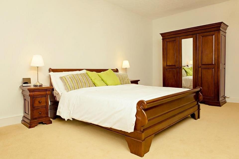 Kings Arms Hotel Бістер Екстер'єр фото