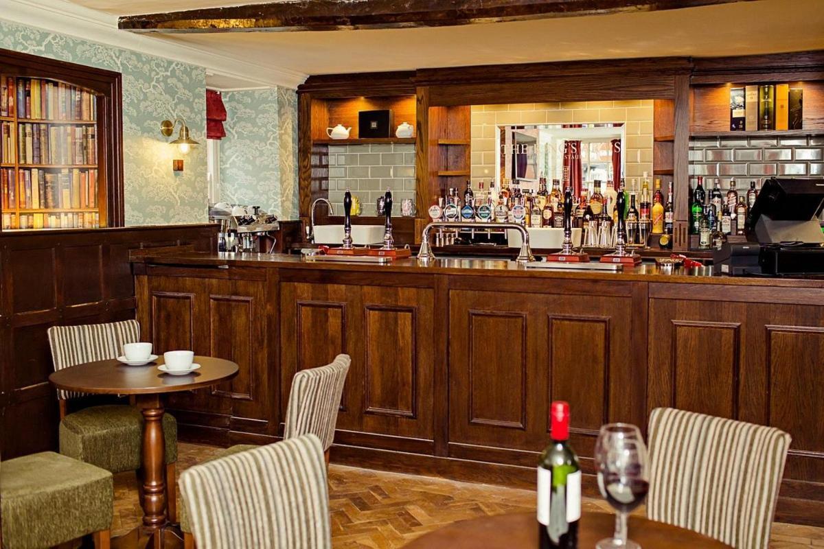 Kings Arms Hotel Бістер Екстер'єр фото